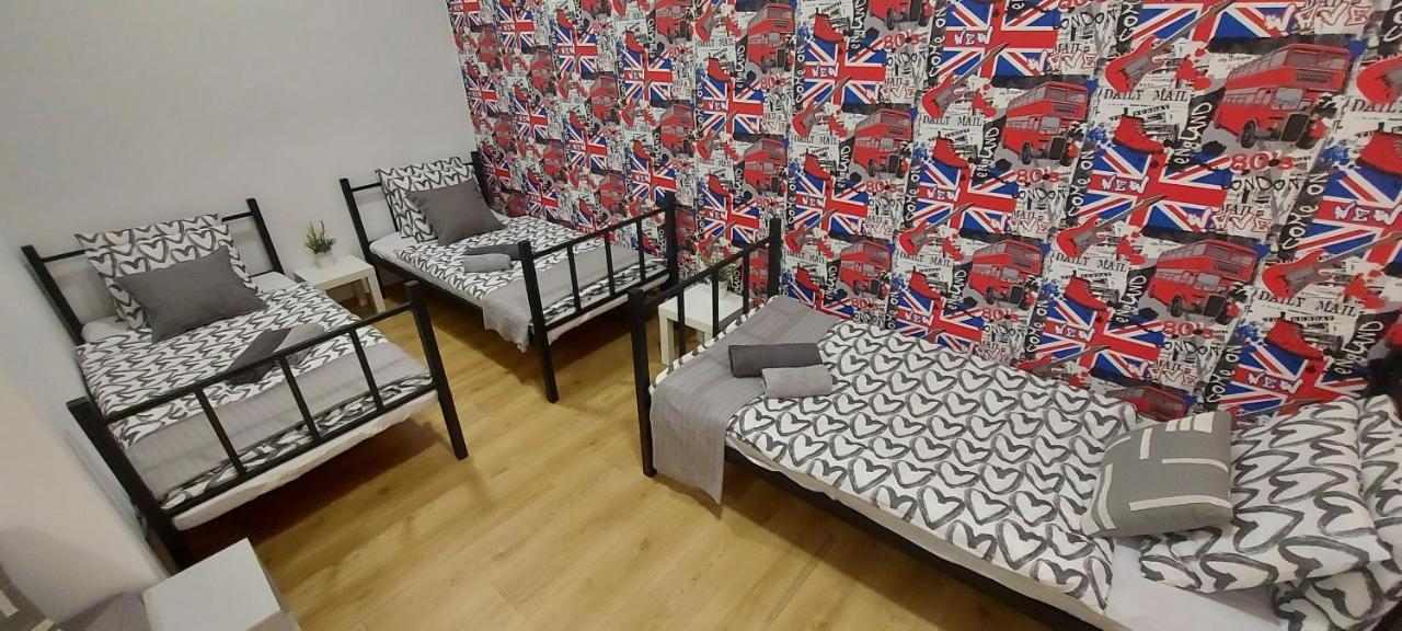 London Fog Apartment In The Party District Budapest Eksteriør billede